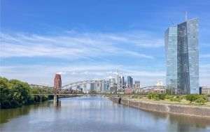 ECB's Luis de Guindos: "Trade war, market volatility and high debt - risks in the euro zone"